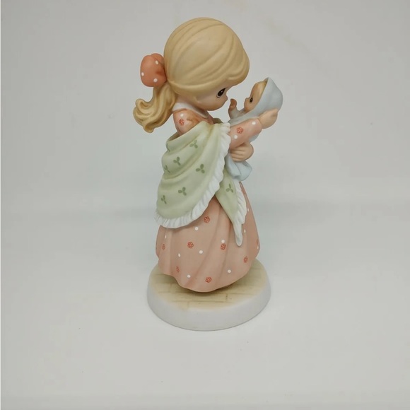 PRECIOUS MOMENTS - 1st Edition in Series  - A Love Like No Other 1999 - Picture 2 of 5